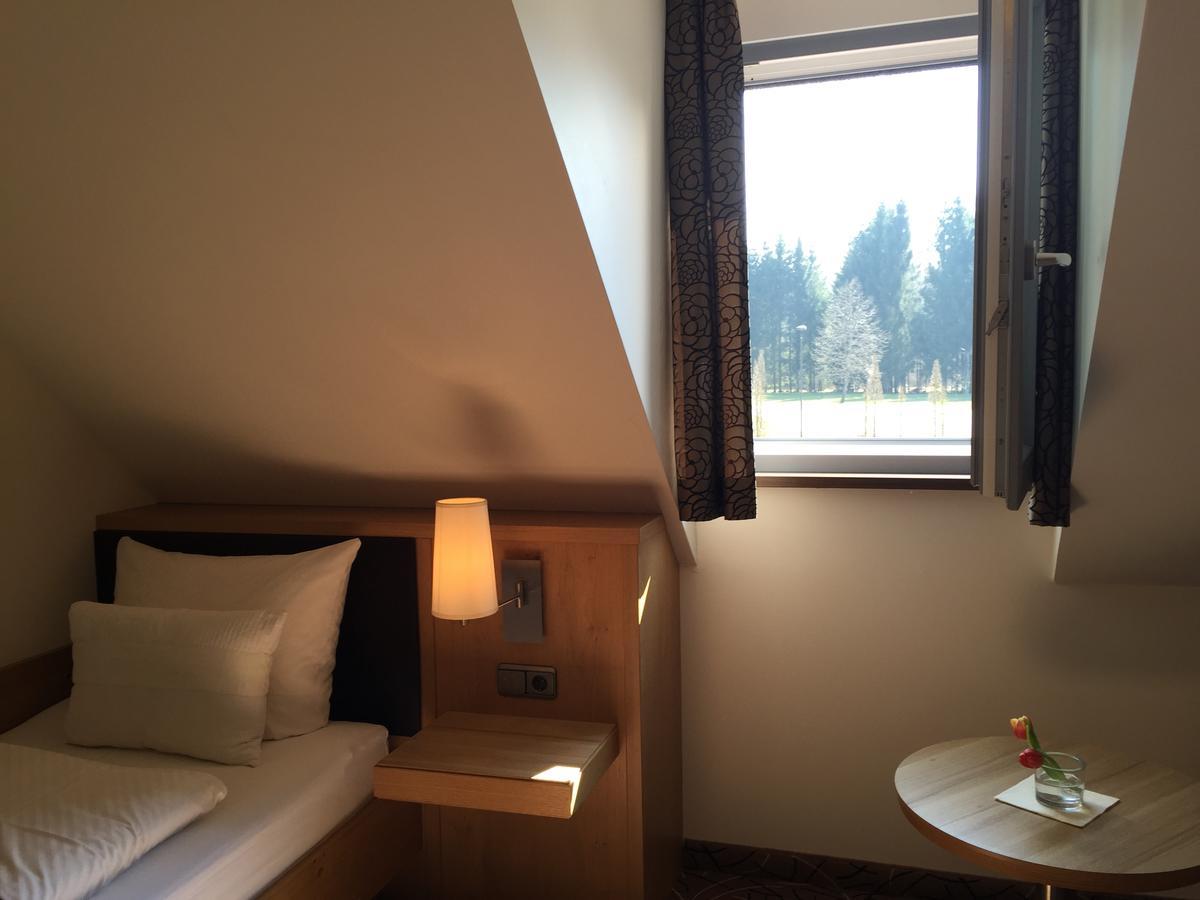 Hotel Glutschaufel Eschenbach in der Oberpfalz Екстериор снимка