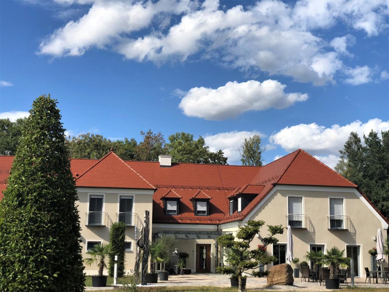 Hotel Glutschaufel Eschenbach in der Oberpfalz Екстериор снимка